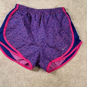 women’s nike tempo shorts
